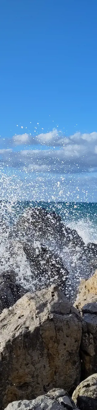 Wellen beobachten in Cefalù.